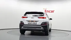 2023 Hyundai Kona Gasoline 1.6 Turbo 2WD, белый — фото 4