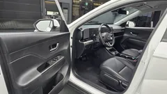 2023 Hyundai Kona Gasoline 1.6 Turbo 2WD, белый — фото 10