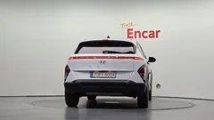 2023 Hyundai Kona Gasoline 1.6 Turbo 2WD, белый — фото 4