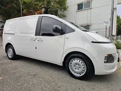 2022 Hyundai Staria Cargo 3-Seater, белый — фото 3
