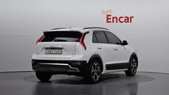 2022 Kia Niro Signature, белый — фото 2