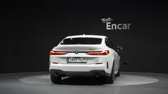 2022 BMW 2-Series 220i M Sports, белый — фото 4