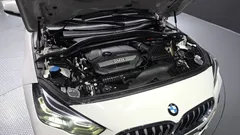 2022 BMW 2-Series 220i M Sports, белый — фото 6