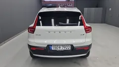 2023 Volvo XC40 B4 Ultimate Bright, белый — фото 4