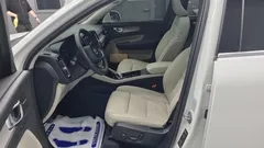 2023 Volvo XC40 B4 Ultimate Bright, белый — фото 10