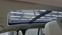 2023 Volvo XC40 B4 Ultimate Bright, белый — фото 17