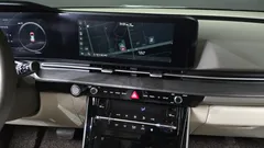 2023 Kia Carnival Diesel 9-Seater Signature, белый — фото 17