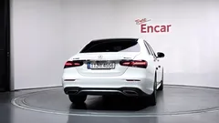 2022 Mercedes-Benz E-Class E350 4MATIC AMG Line, белый — фото 4
