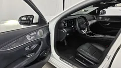 2022 Mercedes-Benz E-Class E350 4MATIC AMG Line, белый — фото 10