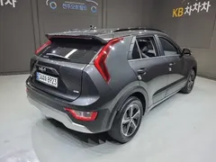 2022 Kia Niro Prestige, серый — фото 3