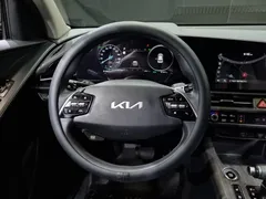 2022 Kia Niro Prestige, серый — фото 6