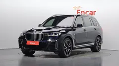 2022 BMW X7 xDrive 40i M Sport 6STR, чёрный — фото 1