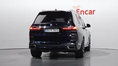 2022 BMW X7 xDrive 40i M Sport 6STR, чёрный — фото 4