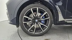 2022 BMW X7 xDrive 40i M Sport 6STR, чёрный — фото 5