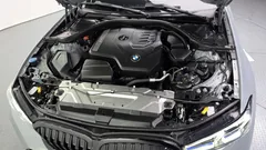 2023 BMW 3-Series 320i M Sport, серо-серебристый — фото 6