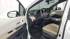 2022 Toyota Sienna 2.5 Hybrid AWD, белый — фото 10