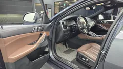 2022 BMW X6 xDrive40i M Sport, серый — фото 10
