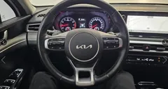 2023 Kia K5 2.0, белый — фото 18