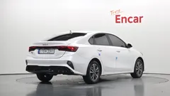2023 Kia K3 1.6, белый — фото 2