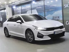 2023 Kia K5 2.0 LPI(Renter car), белый — фото 1