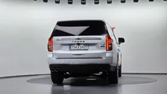 2023 Chevrolet Tahoe 6.2 Dark Knight 4WD, белый — фото 4