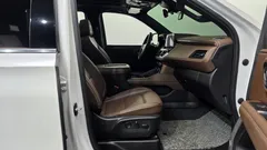 2023 Chevrolet Tahoe 6.2 Dark Knight 4WD, белый — фото 11