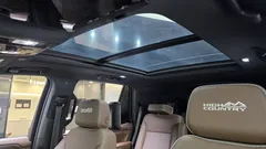 2023 Chevrolet Tahoe 6.2 Dark Knight 4WD, белый — фото 18