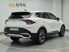 2022 Kia Sportage Gasoline 1.6 Turbo 2WD, белый — фото 3