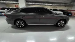 2023 Hyundai Grandeur Premium, серо-серебристый — фото 4