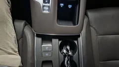 2023 Hyundai Grandeur Premium, серо-серебристый — фото 15