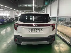 2023 Kia Seltos Gasoline 1.6 Turbo 2WD, белый — фото 4