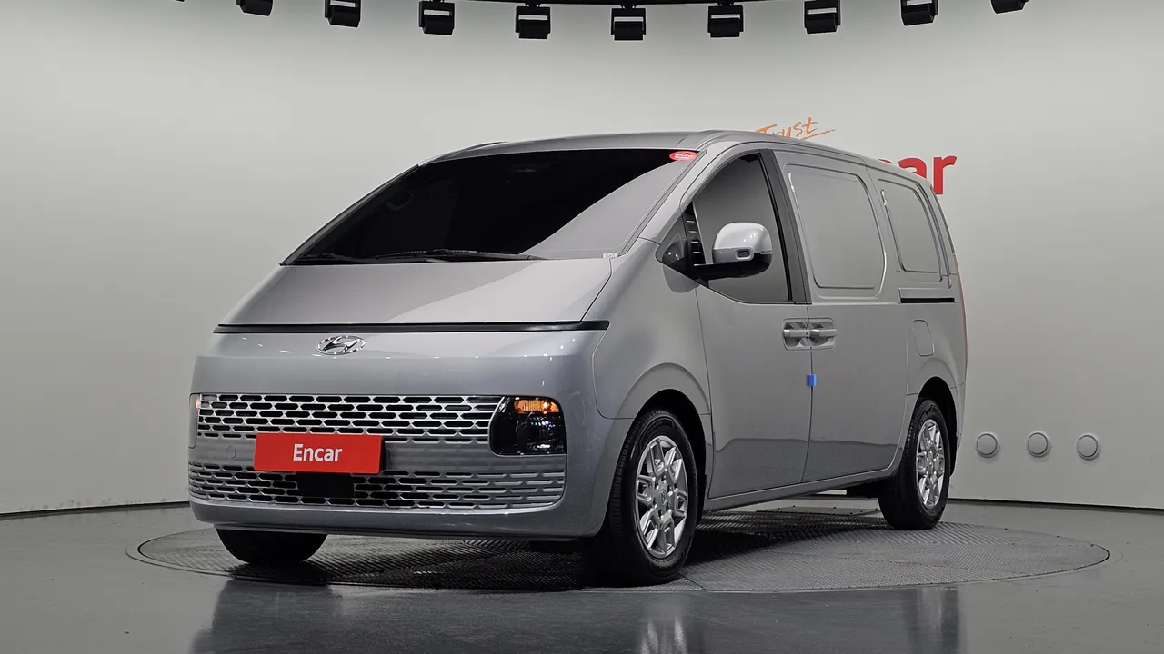 2023 Hyundai Staria Cargo 3-Seater