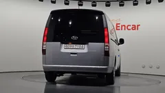 2023 Hyundai Staria Cargo 3-Seater, серо-серебристый — фото 4