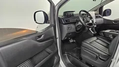 2023 Hyundai Staria Cargo 3-Seater, серо-серебристый — фото 10