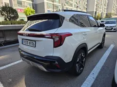 2023 Kia Seltos Gasoline 2.0 2WD, белый — фото 2