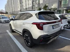 2023 Kia Seltos Gasoline 2.0 2WD, белый — фото 4