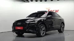 2022 Audi Q8 55 TFSI Quattro Premium, чёрный — фото 1