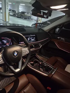 2022 BMW X7 xDrive 40i Design Pure Excellence 6-Seater, чёрный — фото 4