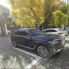 2022 BMW X7 xDrive 40i Design Pure Excellence 6-Seater, чёрный — фото 16