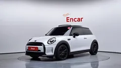 2024 Mini Cooper 클래식 플러스, белый — фото 1