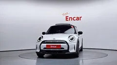 2024 Mini Cooper 클래식 플러스, белый — фото 3