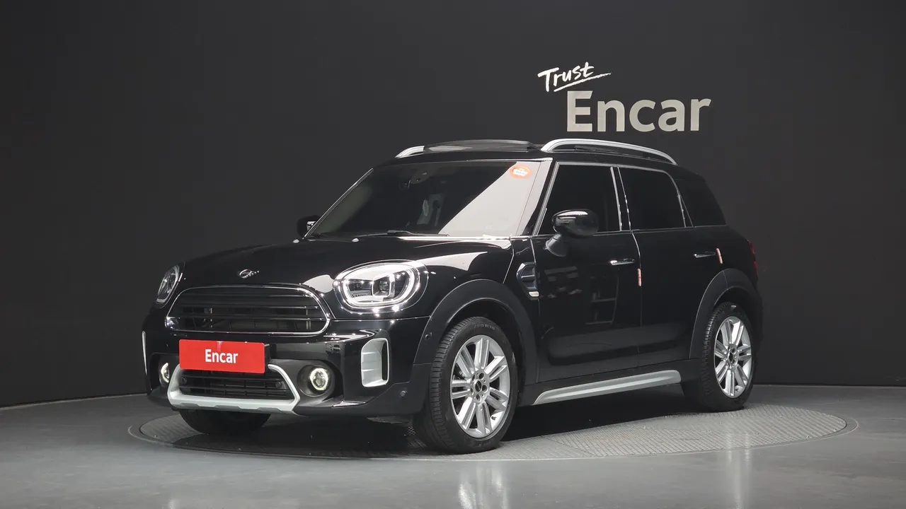 2023 Mini Countryman Classic Plus Launch Pack