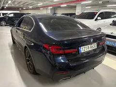2023 BMW 5-Series 530i M Sport Package, синий — фото 4