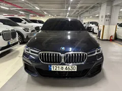 2023 BMW 5-Series 530i M Sport Package, синий — фото 13