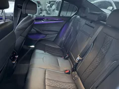 2023 BMW 5-Series 530i M Sport Package, синий — фото 17