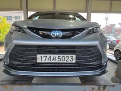 2022 Toyota Sienna 2.5 Hybrid 2WD, серый — фото 7