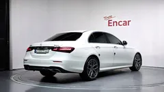 2022 Mercedes-Benz E-Class E220d 4MATIC AMG Line, белый — фото 2