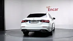 2022 Mercedes-Benz E-Class E220d 4MATIC AMG Line, белый — фото 4