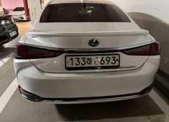 2023 Lexus ES Luxury Plus, белый — фото 2