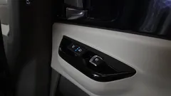 2022 Kia Carnival Gasoline 9-Seater Hi-Limousine, чёрный — фото 19